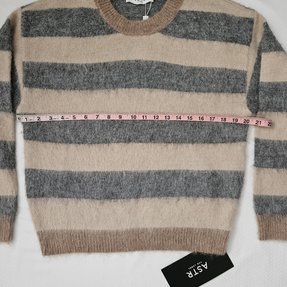 ASTR the Label Striped Crewneck sweater - Picture 5 of 7